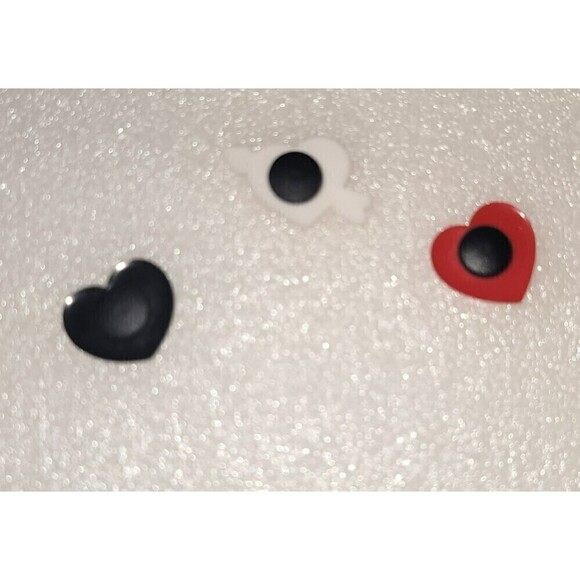 New 2 Hello Kitty Hearts & Another Heart Jibbitz - Picture 5 of 5